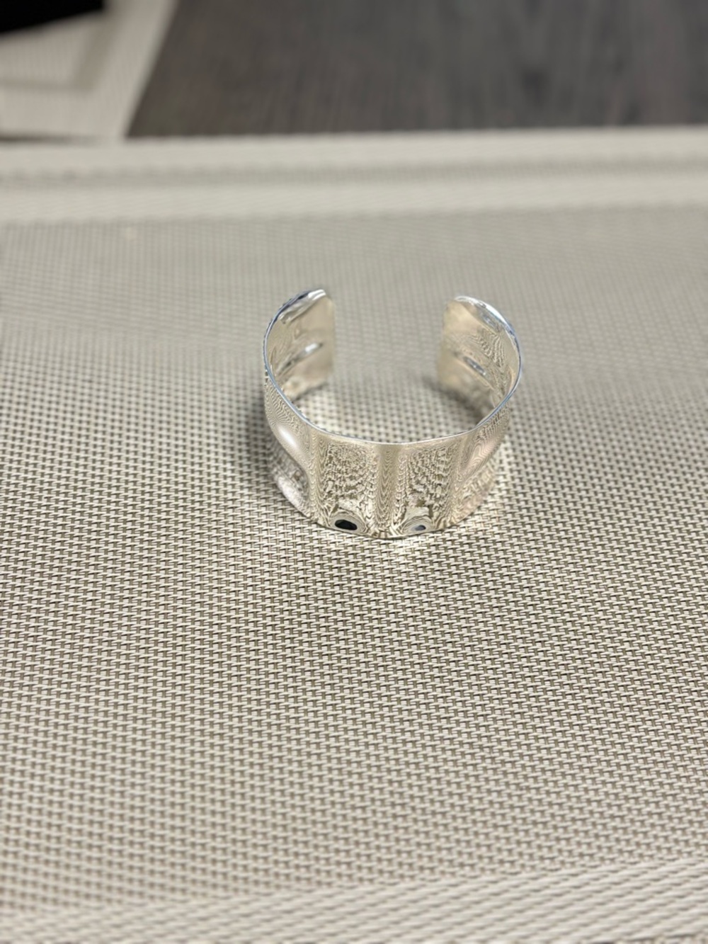 MAYAMAR Silver Wavy Metal Cuff Bracelet - Picture 4 of 7